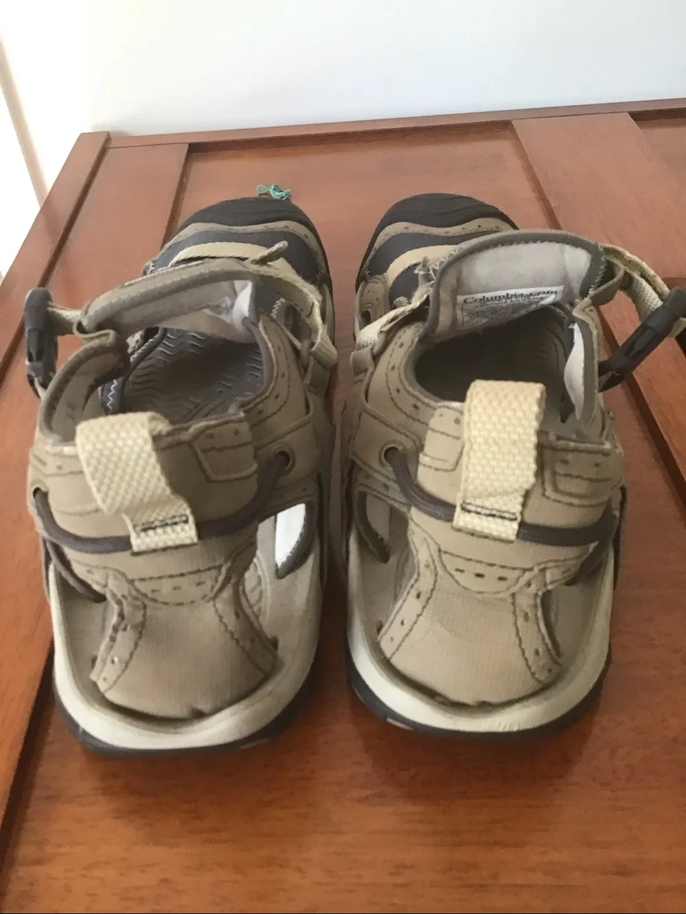 Columbia Omni Grip Mens sandals size 13 tan